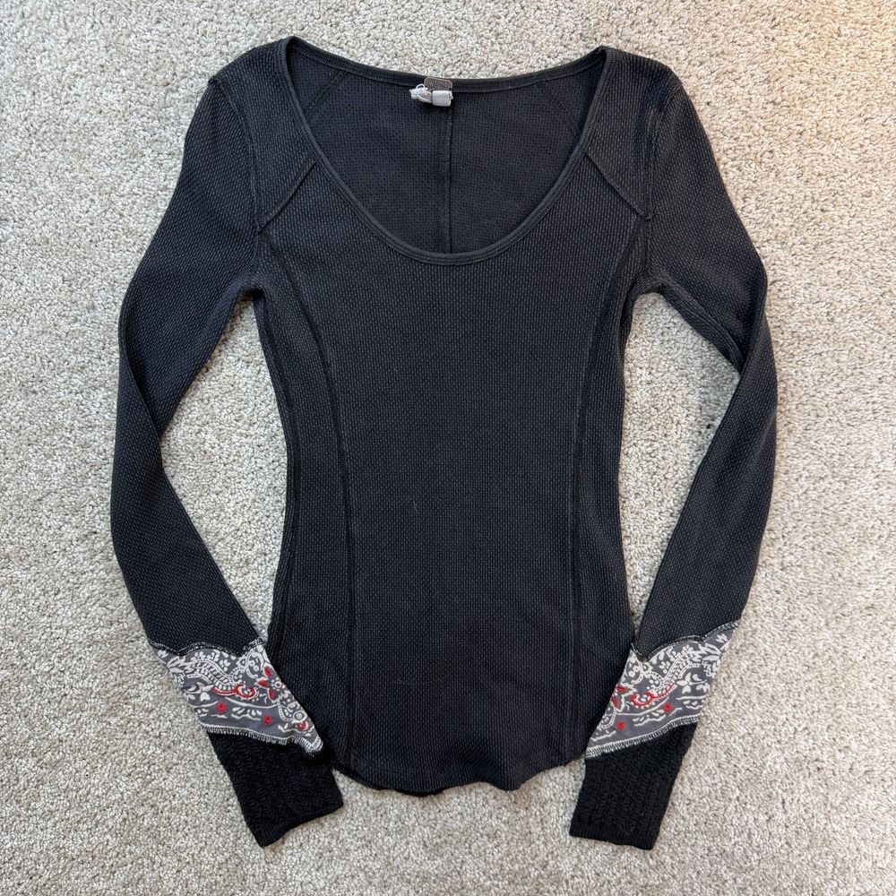 We The Free Shirt Womens S Black Paisley Thermal Scoop Neck Long Sleeve Knit Top